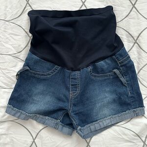 Bella Vida Maternity Jean shorts Size S